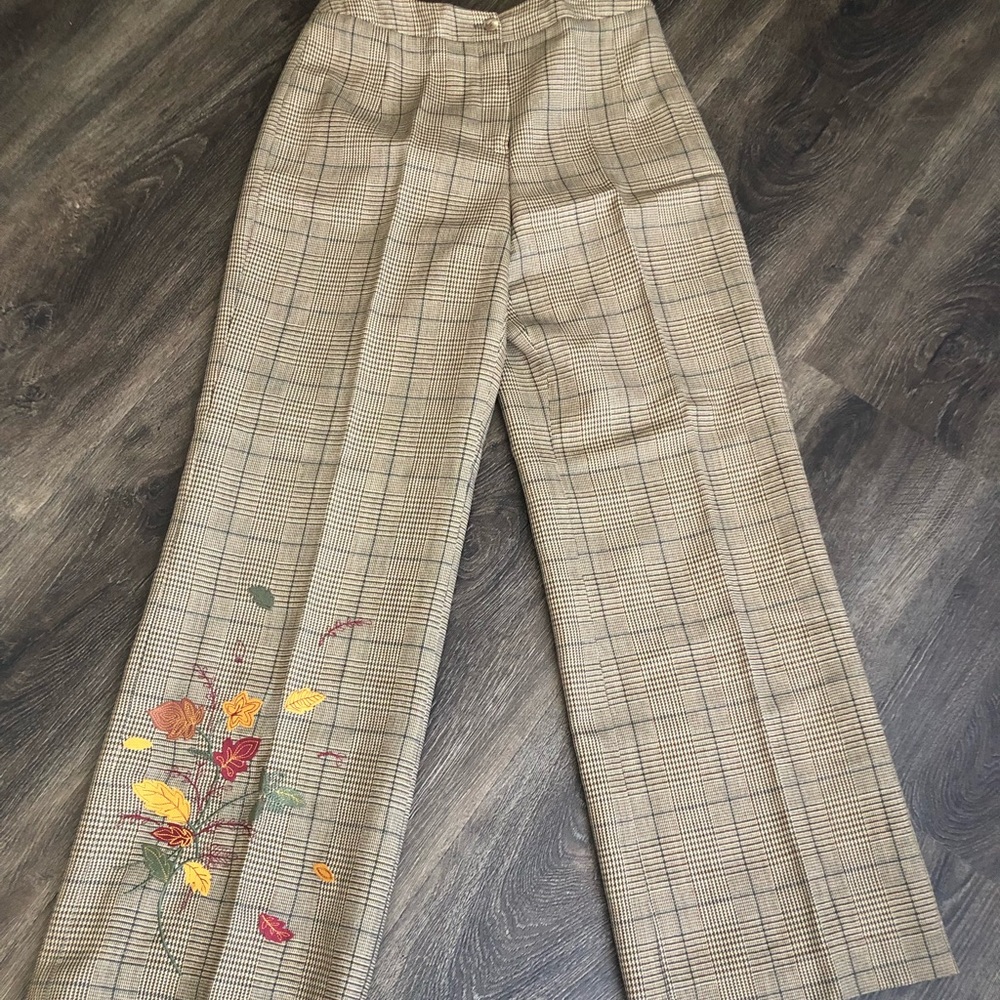 Beautiful wool pants. Lined. Size 6.